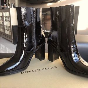 BRAND NEW IN BOX!  Donald J. Pliner Maymi Black Patent Leather Boots size 6